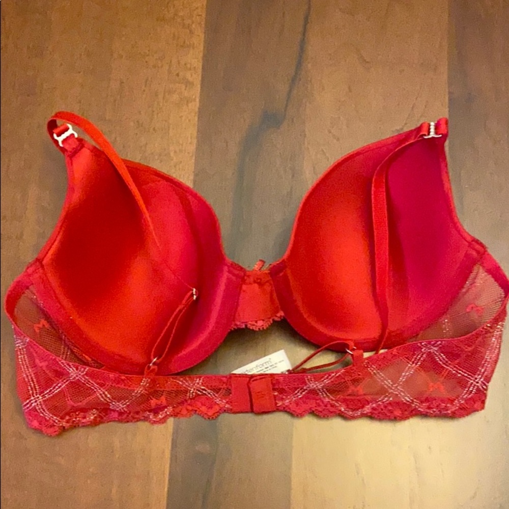 Red Bra Maidenform - Picture 2 of 10